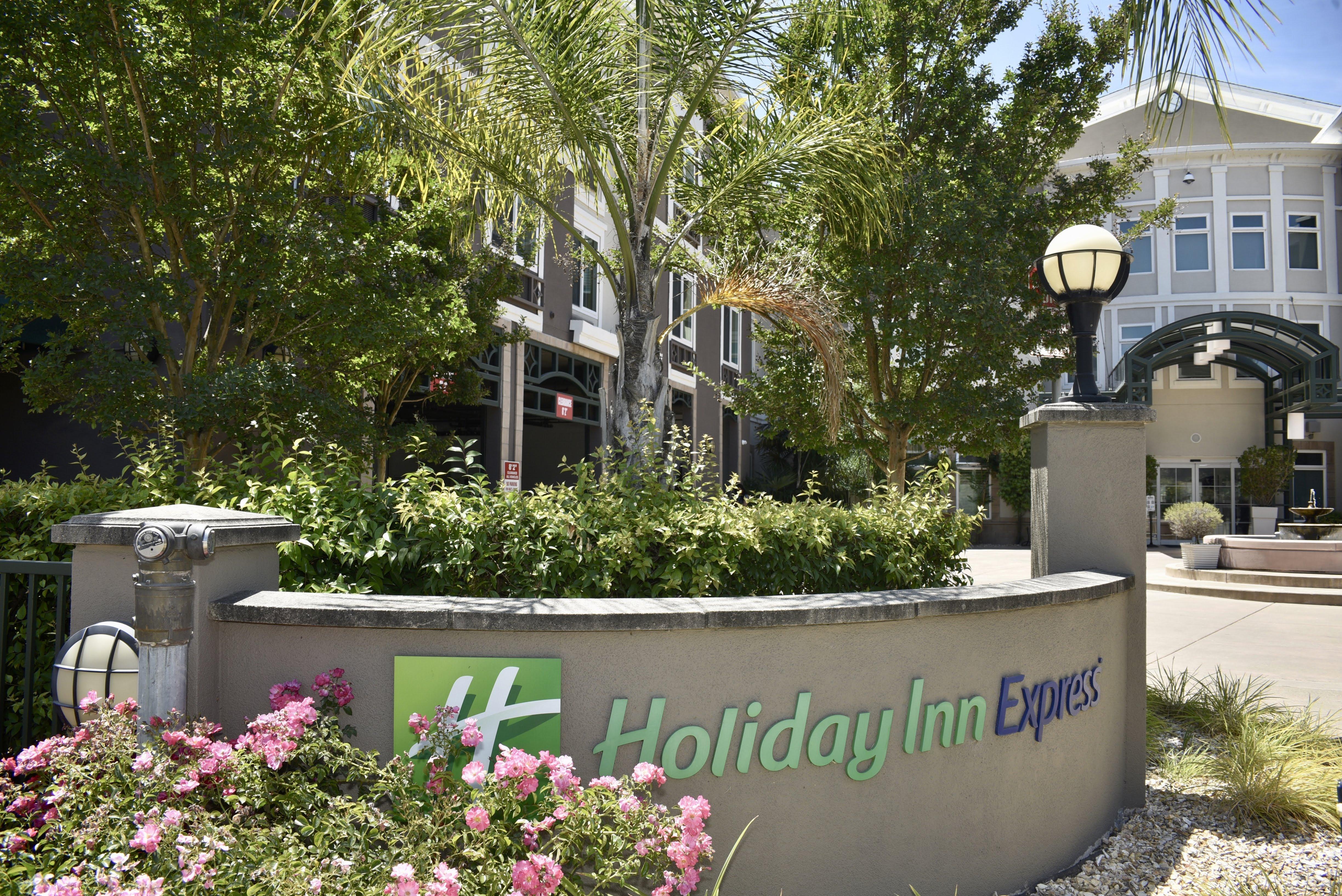 Holiday Inn Express Windsor Sonoma Wine Country By Ihg Eksteriør billede