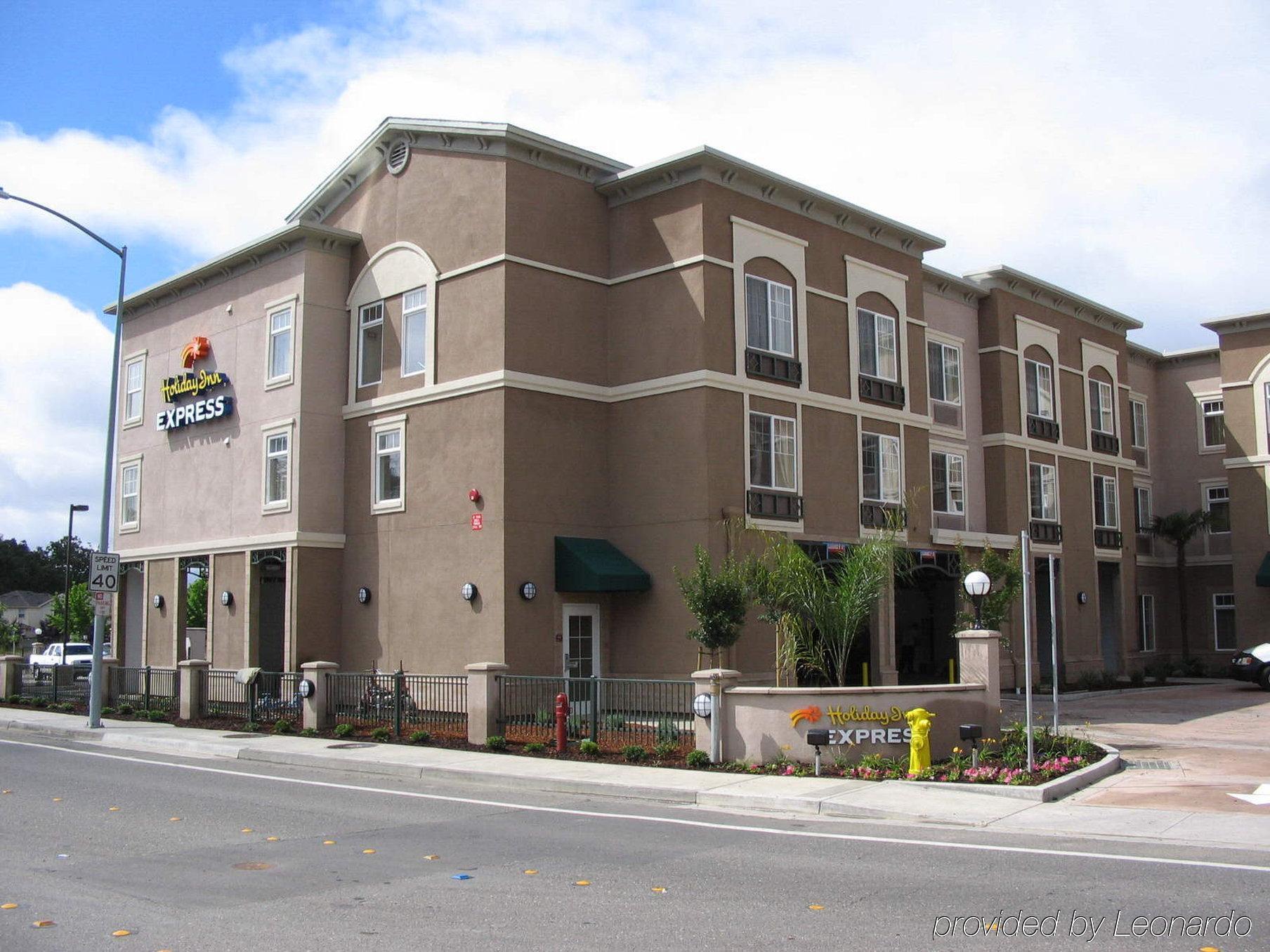 Holiday Inn Express Windsor Sonoma Wine Country By Ihg Eksteriør billede